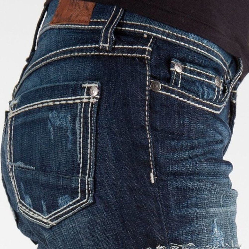 BKE Stella distressed denim shorts(432)